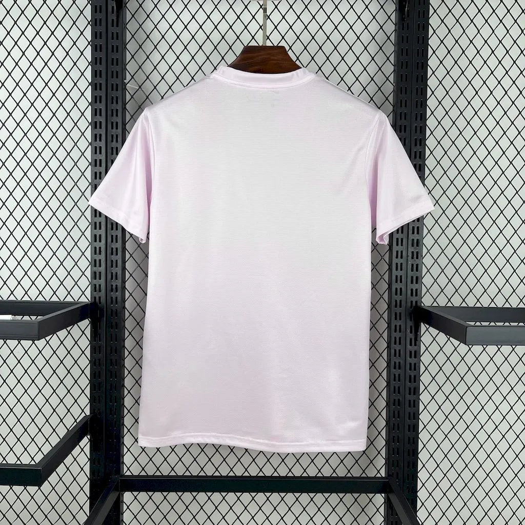 Maillot rose et blanc du Brésil 2025/26
